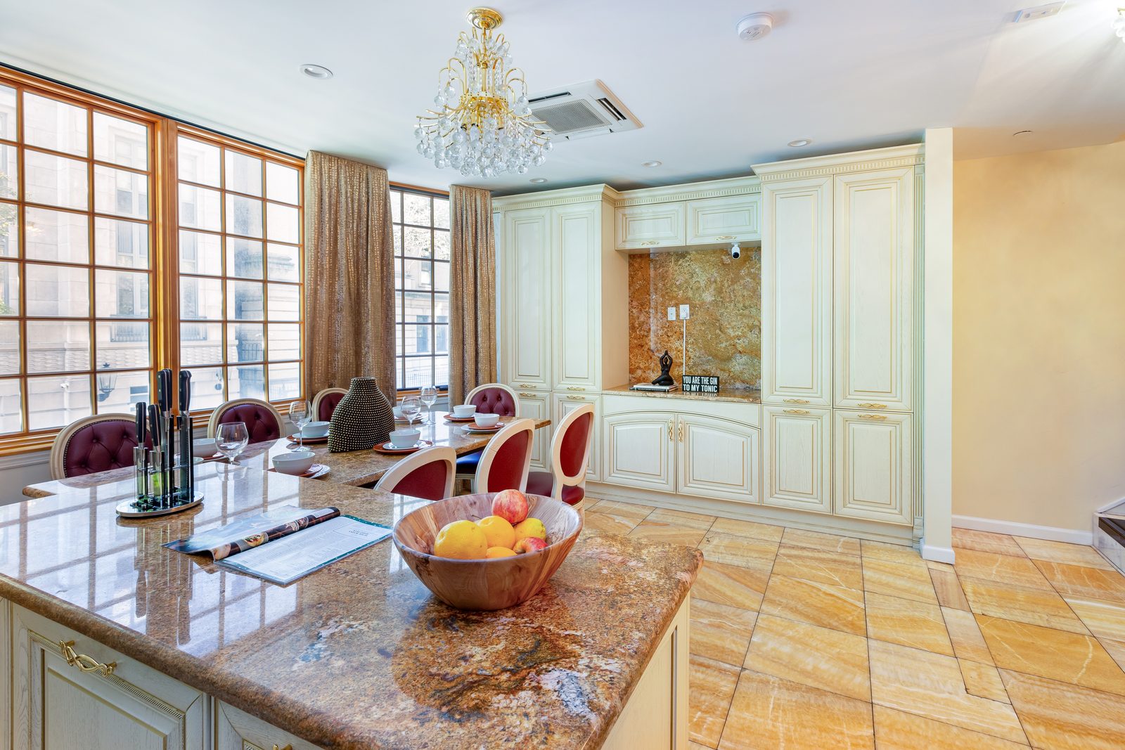 Upper East Side Townhome — image 5